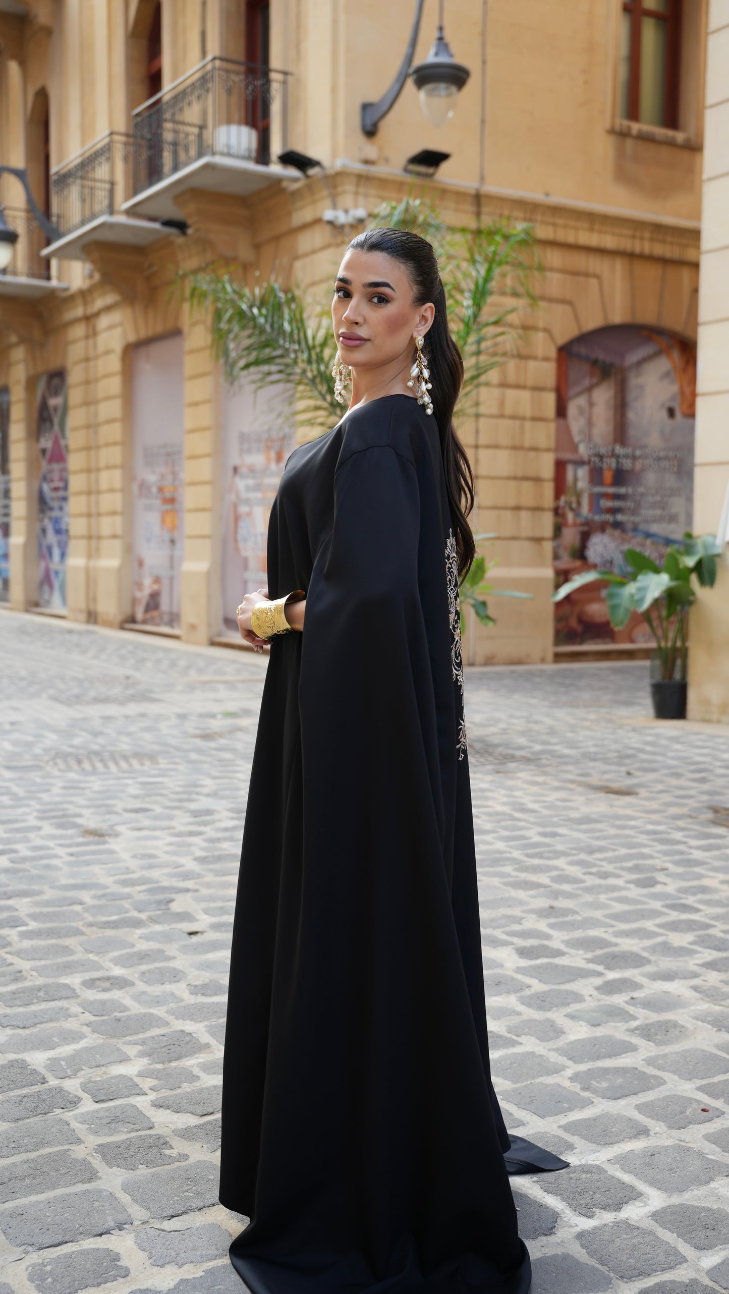 Cape closed abaya