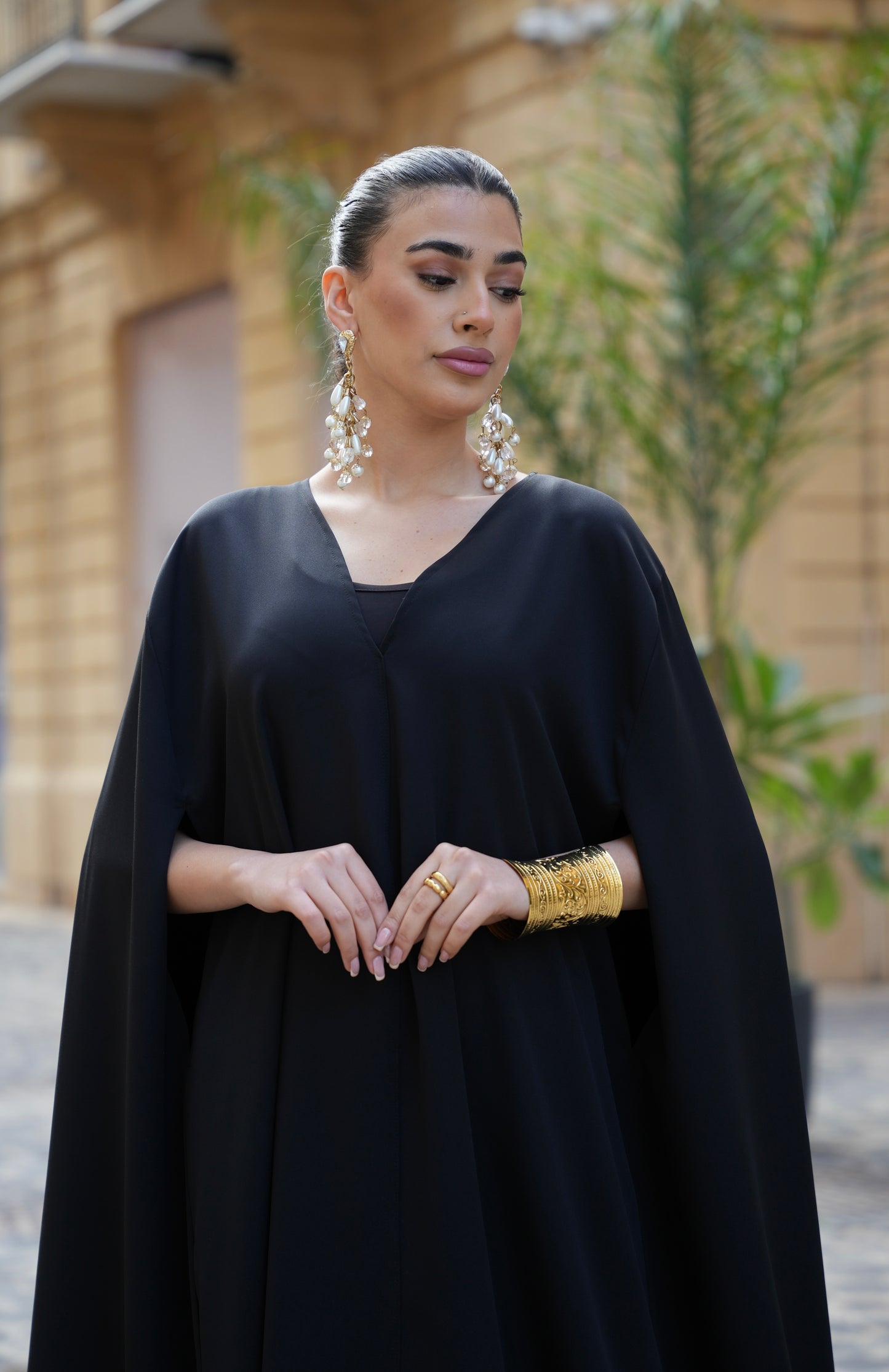 Cape closed abaya