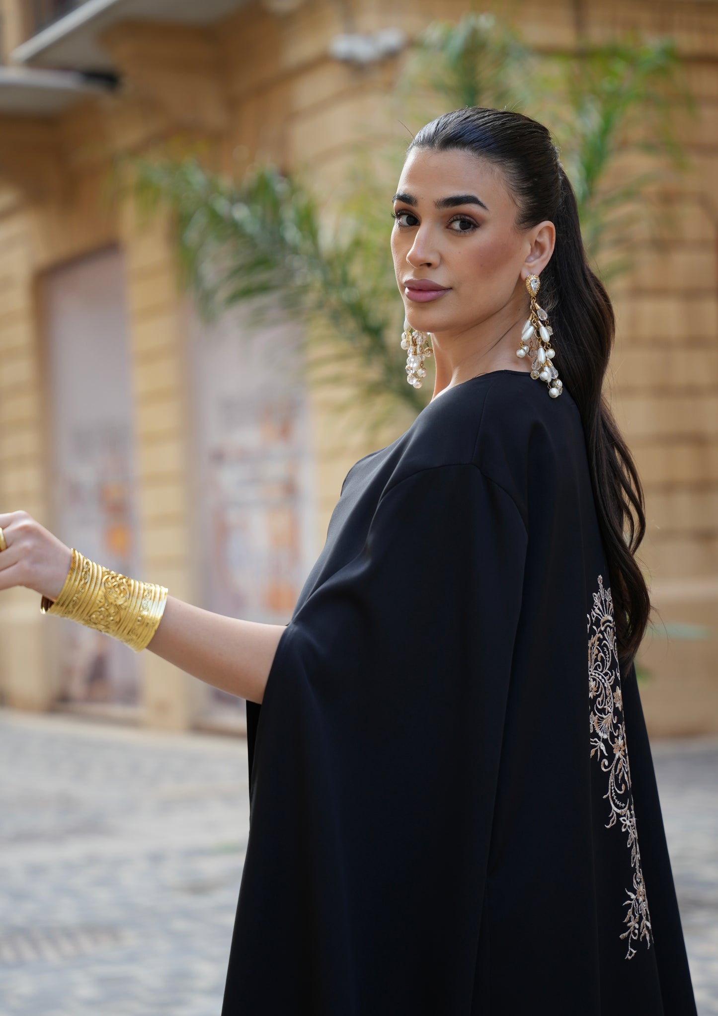 Cape closed abaya